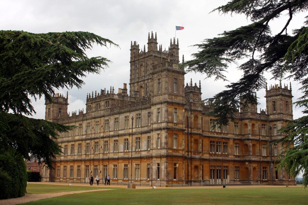 Filming Location Of Downton Abbey | London To Highclere Castle